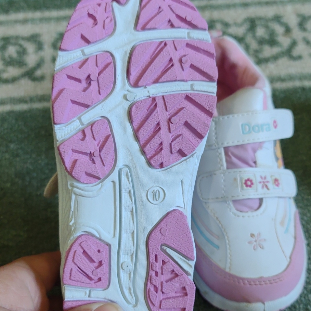 Shies - Picture 3 of 4
